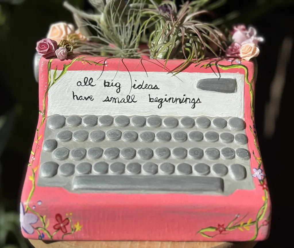 Paint a Mini Typewriter Planter