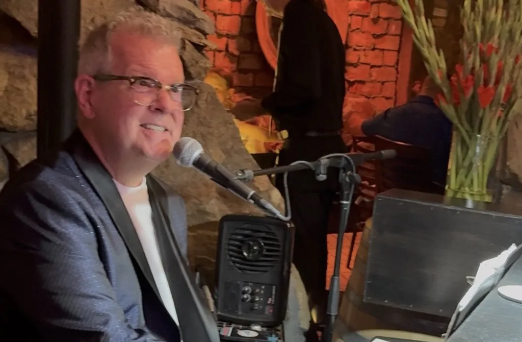 Jeff Halstead - Piano Bar