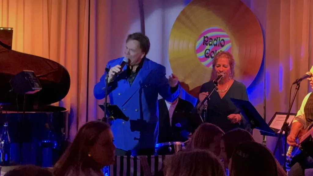 Radio Gold - Starlight Lounge