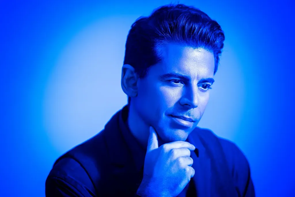 Tony DeSare - Holiday Songs and Special Requests