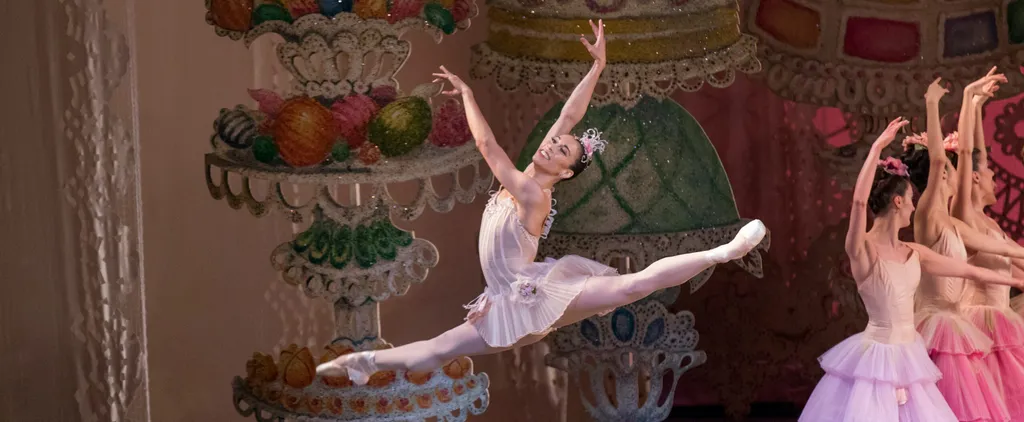 Raising Voices En Pointe