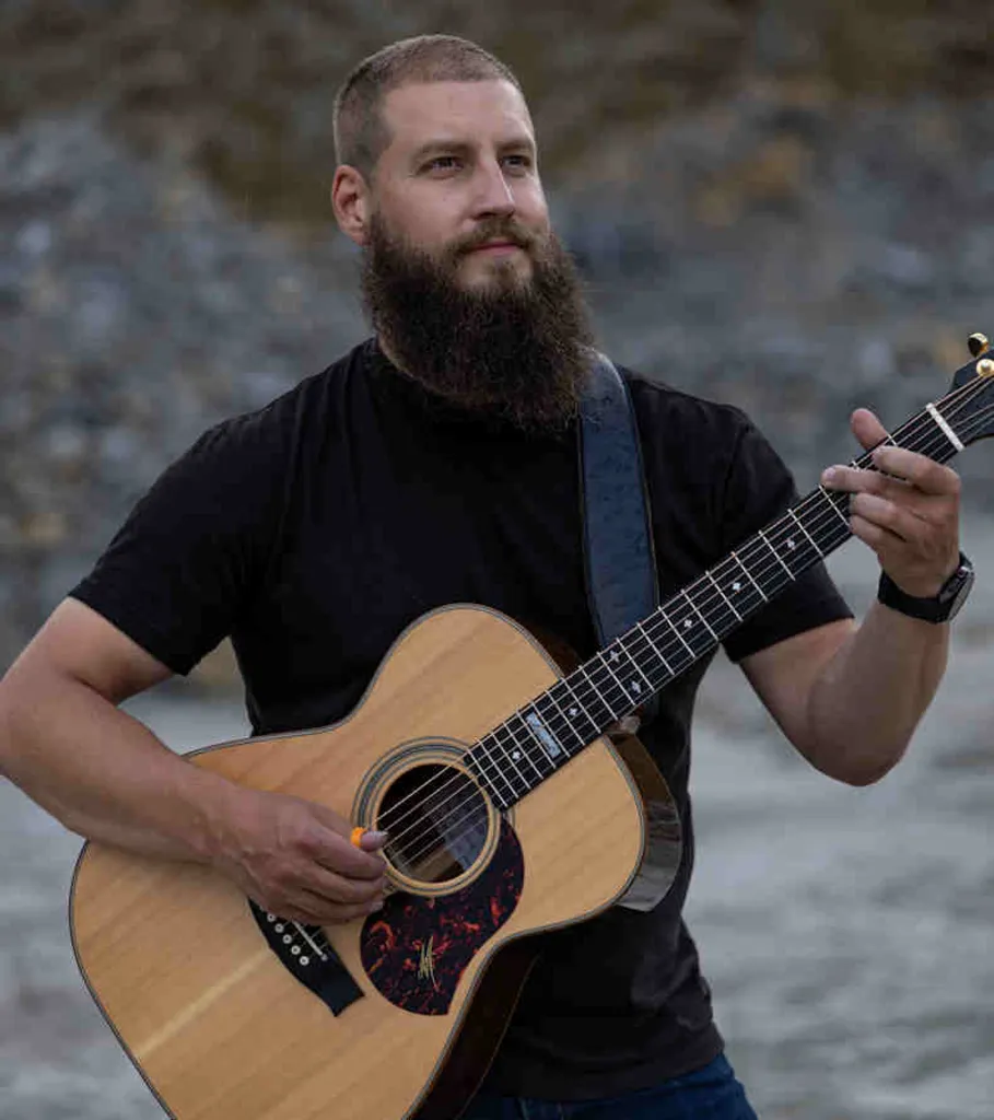 Bryce Mullins – Salon Stage