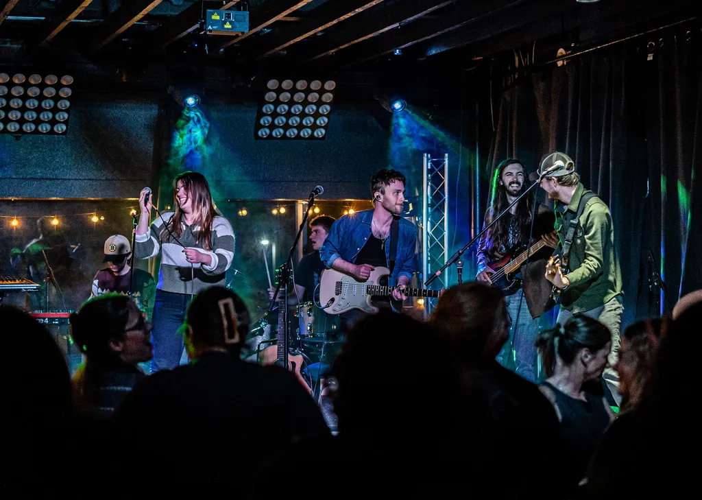 Sky Olson & The Valley