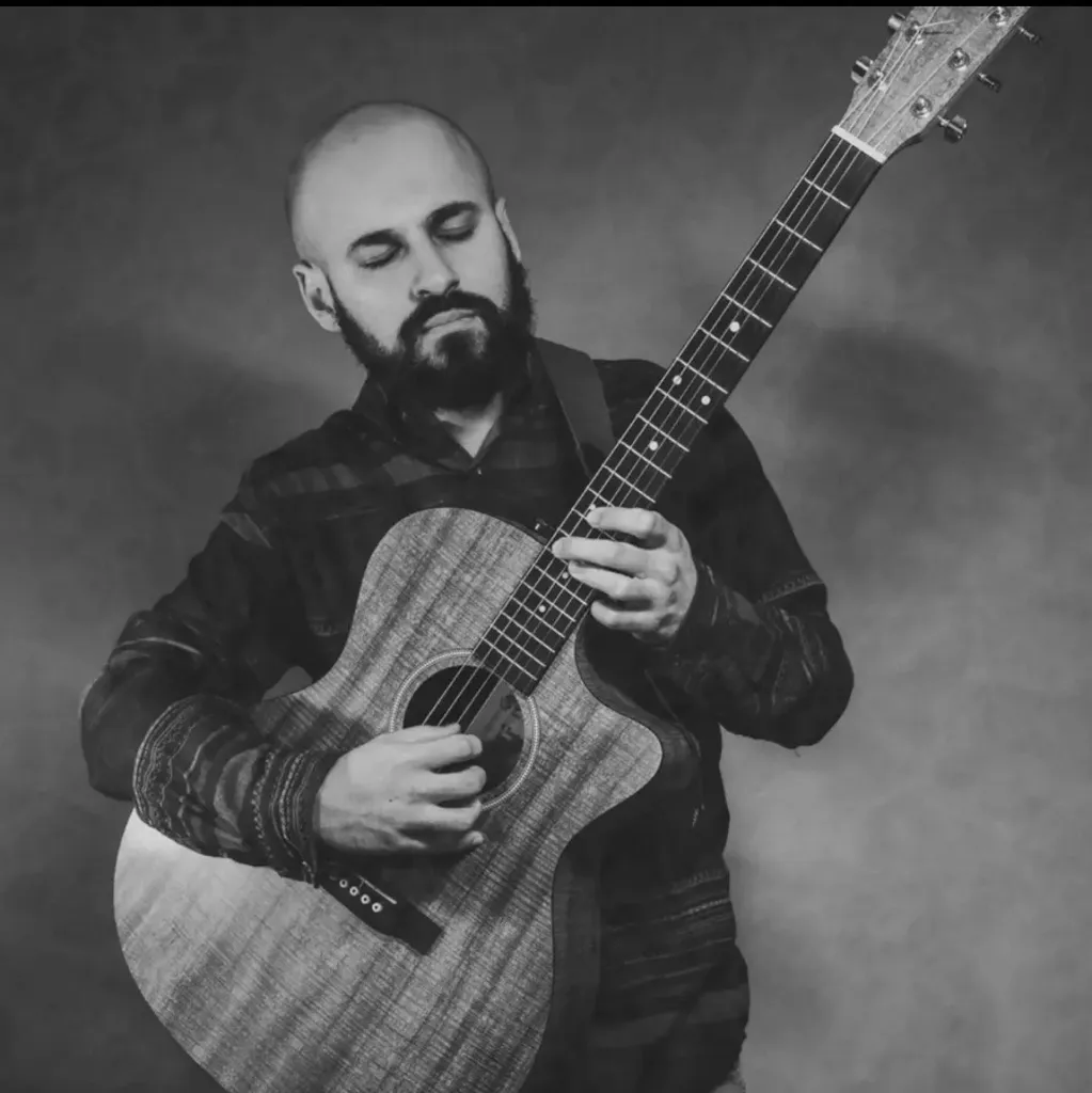 Thursdays Live - Adam Finch
