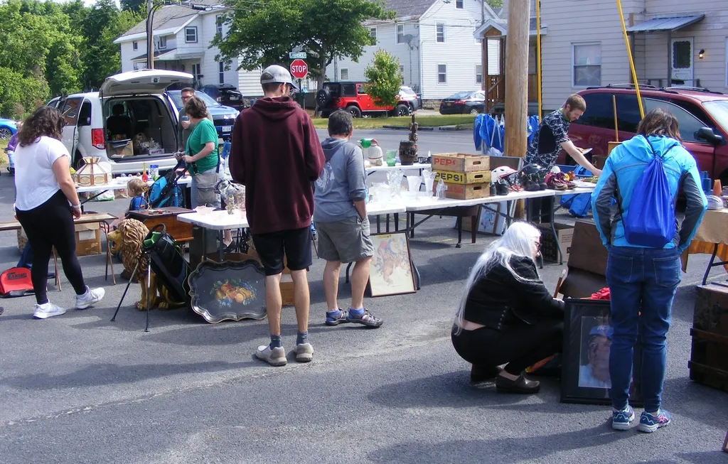 Second Saturday Market