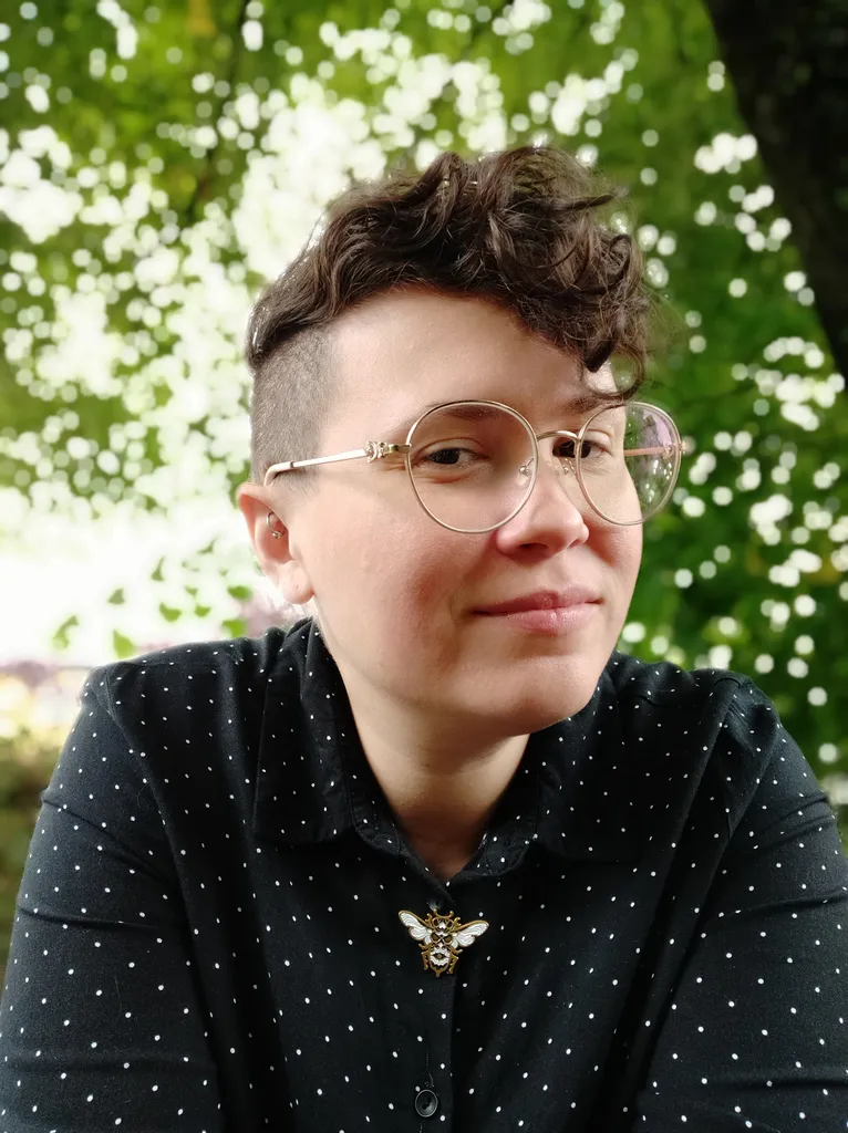 Niki Smith | Midsummer Sisters
