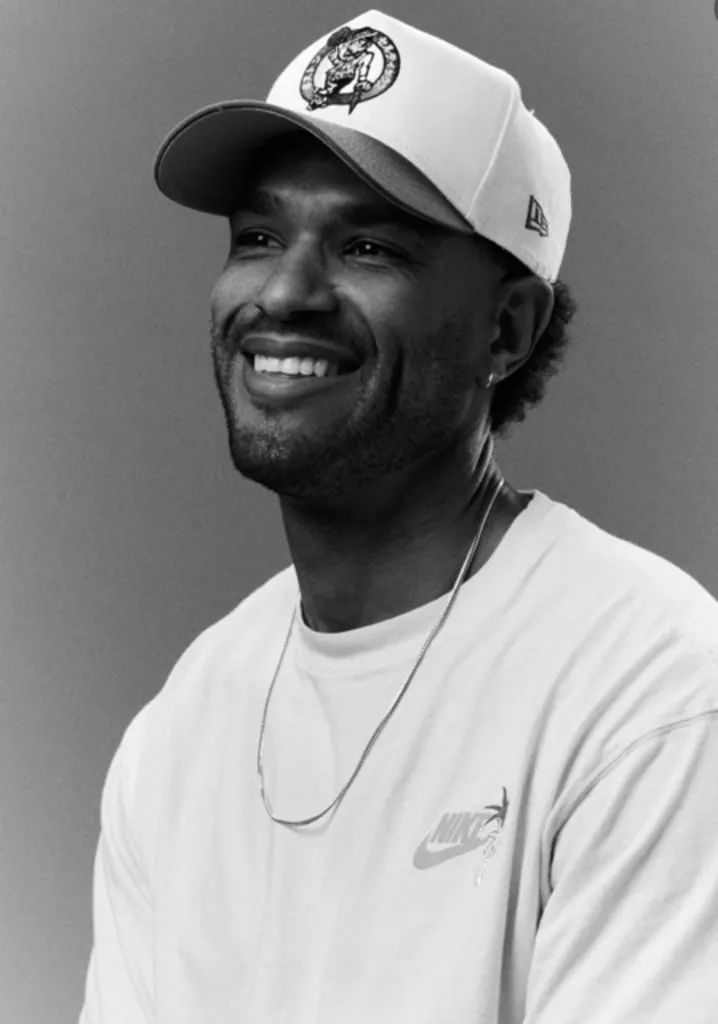 Live Music: DJ Frank Zoo