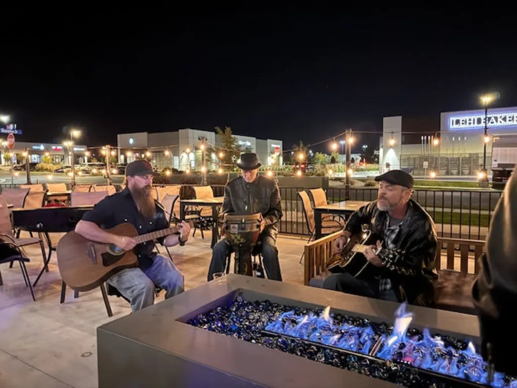 Live Music: Austin Davis