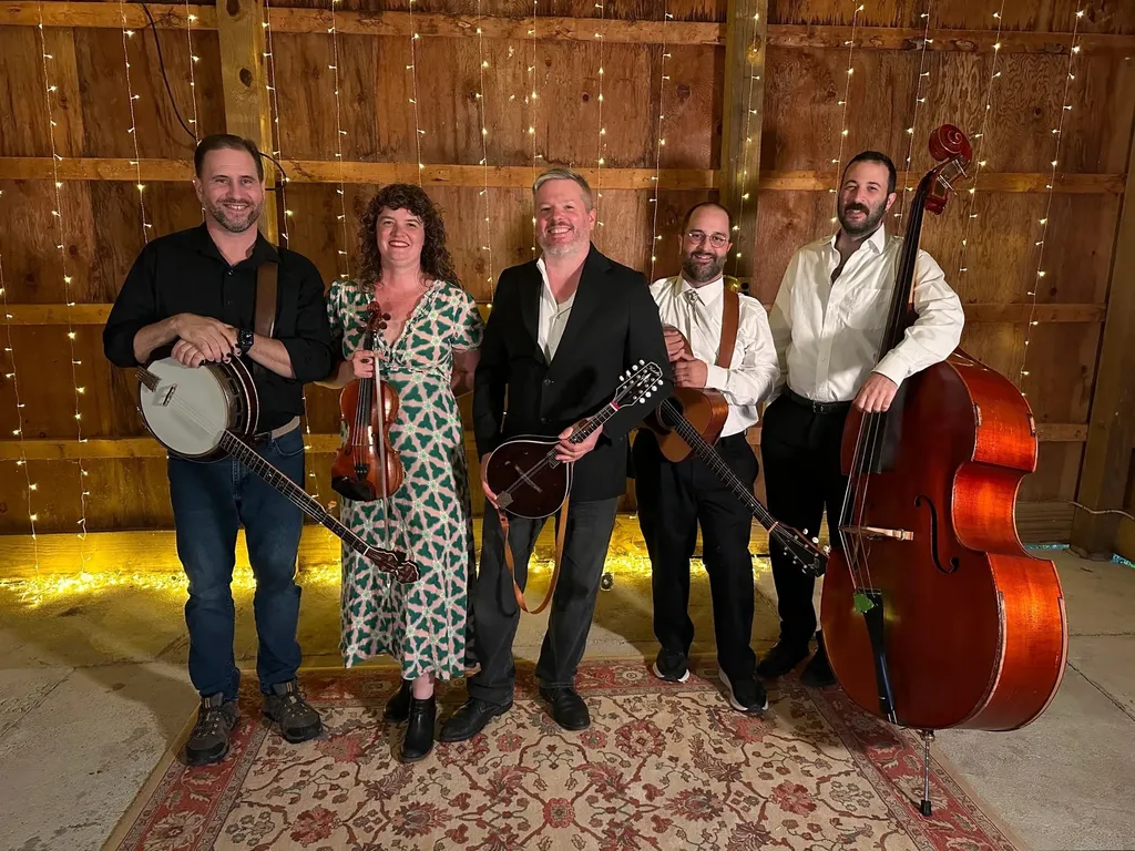 Upbeat on the Roof with The Millstone Rounders
