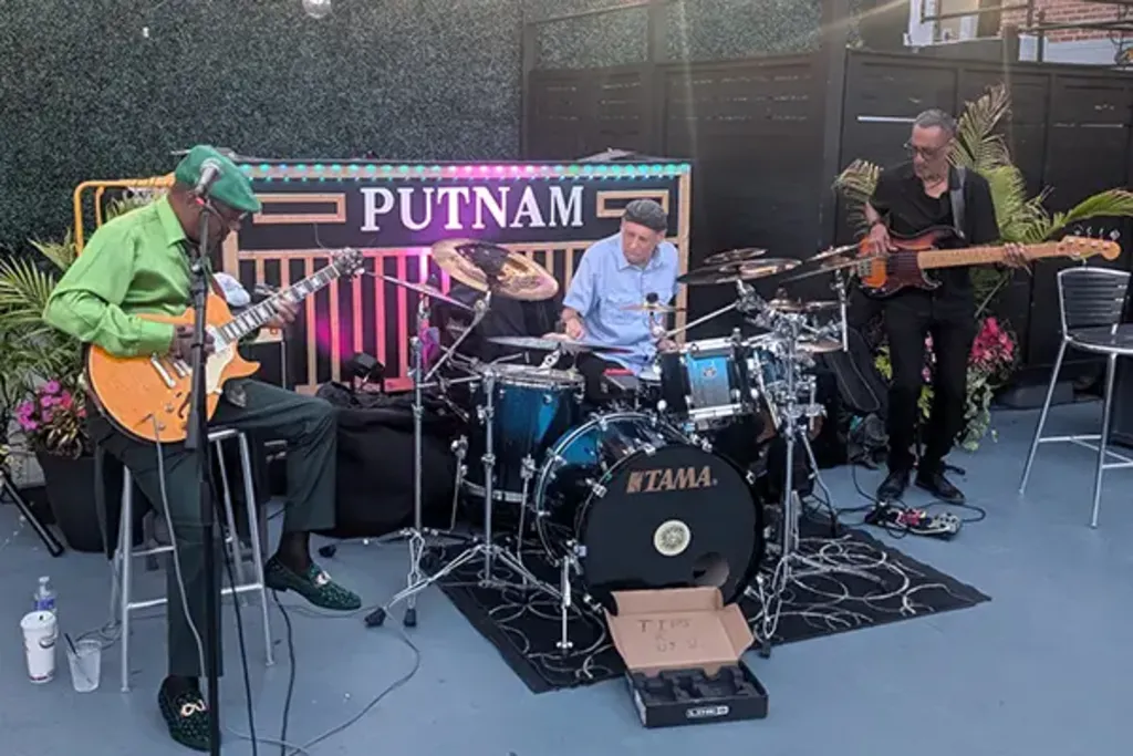 BBQ & Blues Night: George Boone Blues Band