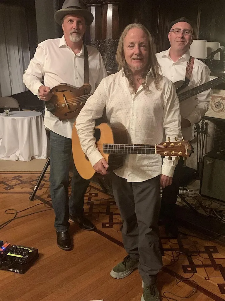 Happy Hour at The Eleven with Mike McMann & the UnderDawgz