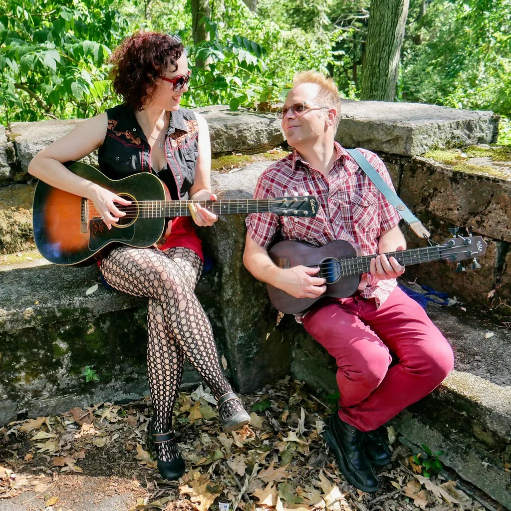 Concerts in the Courtyard: Erin Harpe Country Blues Duo