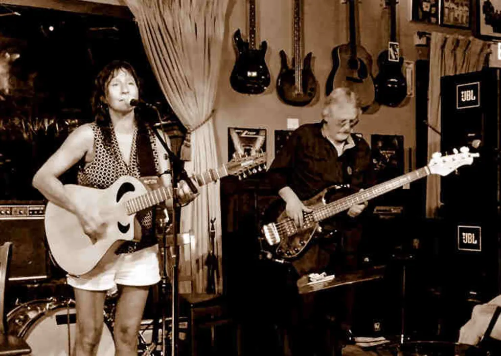 Dorraine Scofield & JB Hunt – Salon Stage