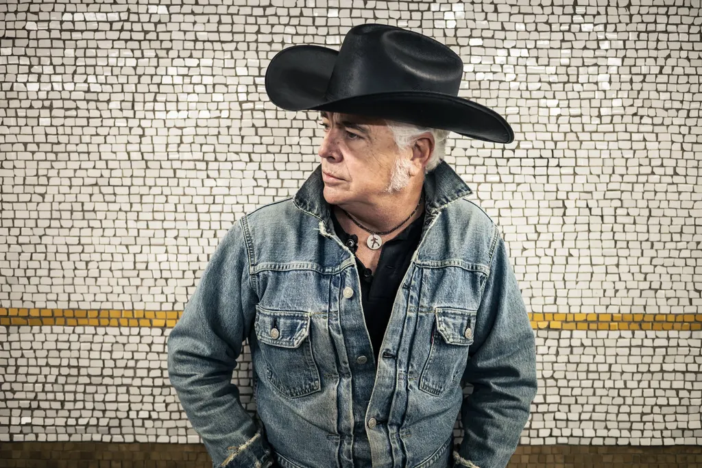 Dale Watson & His Lone Stars w/s/g India Ramey