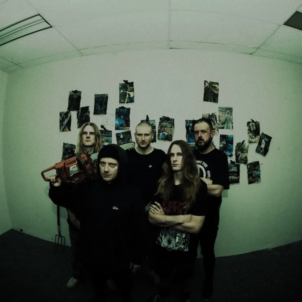 To The Grave + Crown Magnetar – The Sawed Off Suffering Tour