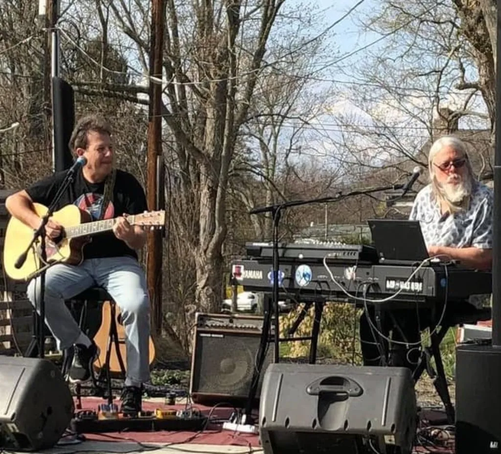Brunch with The Grateful Duo – Salon Stage