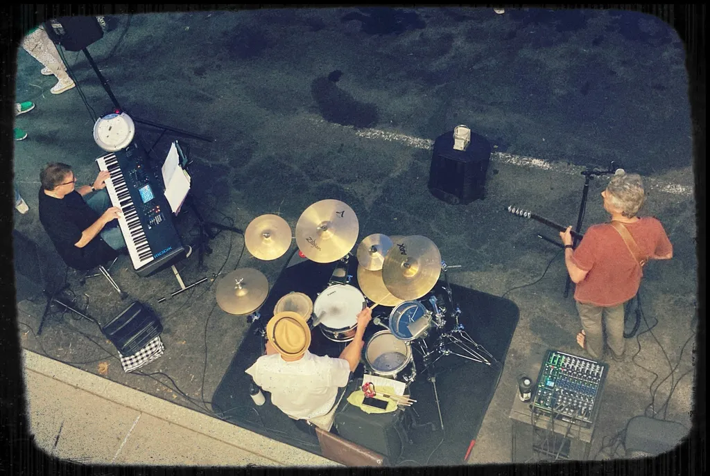 Vagabond plays at O'Slattery's Irish Luau