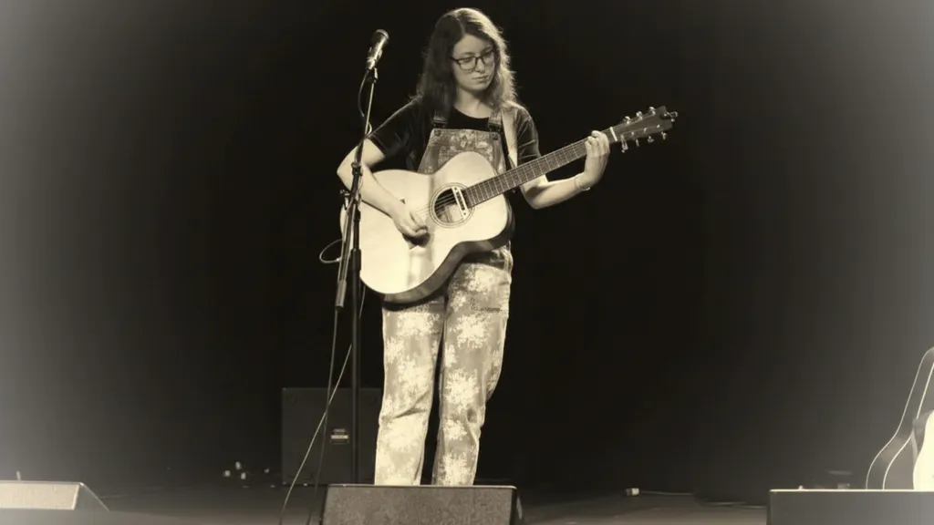 Live Music Saratoga Springs: Holly McGarry at Artisanal Brew Works