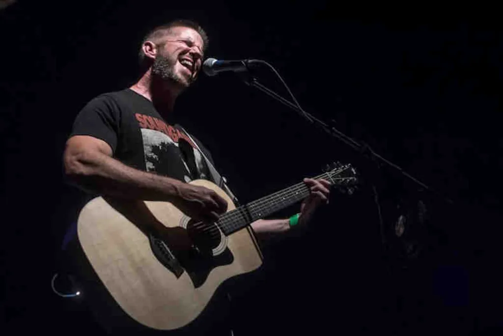 Superunknown: Solo Acoustic Chris Cornell Tribute