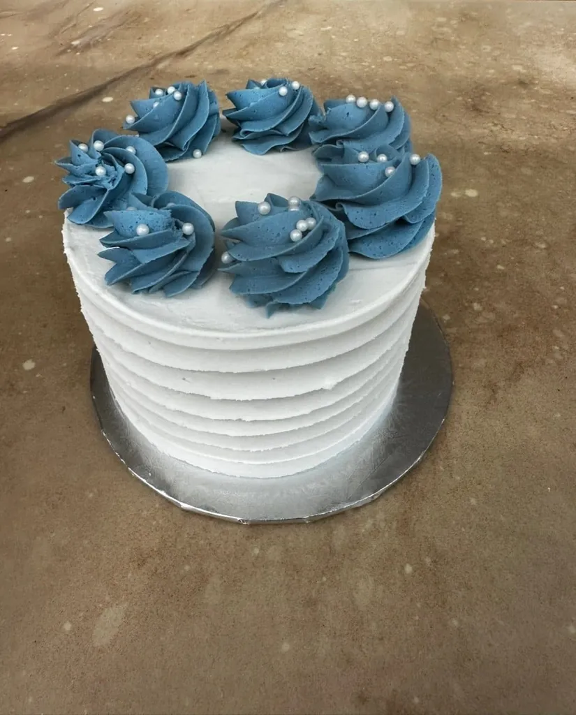 Hands On Vanilla Cake Decorating Class Jul 18th 10am