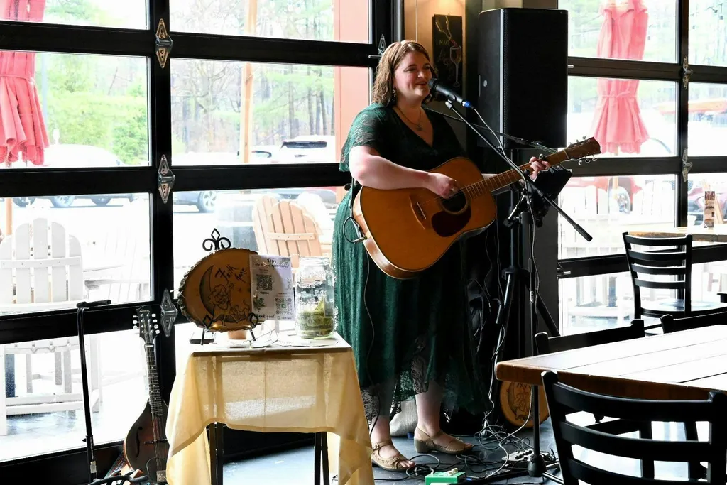 Live Music Series: Featuring Faith Anne 8/8