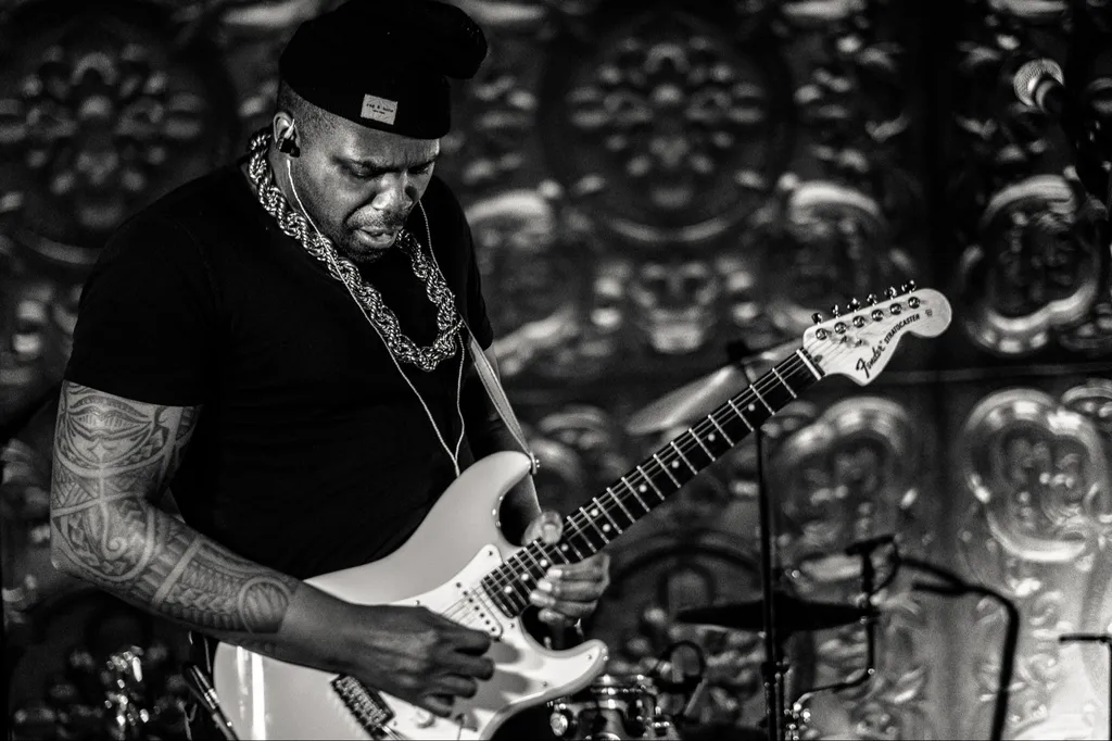 Emanuel Casablanca's Electric Blues