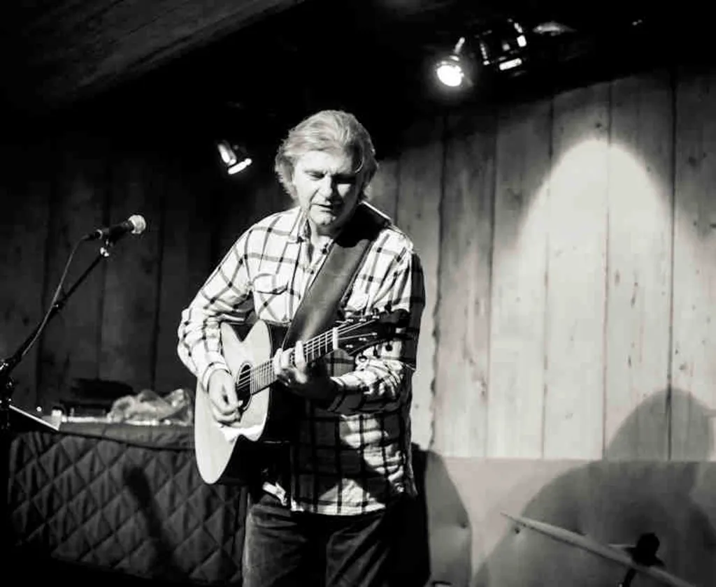 Peter Calo – Salon Stage