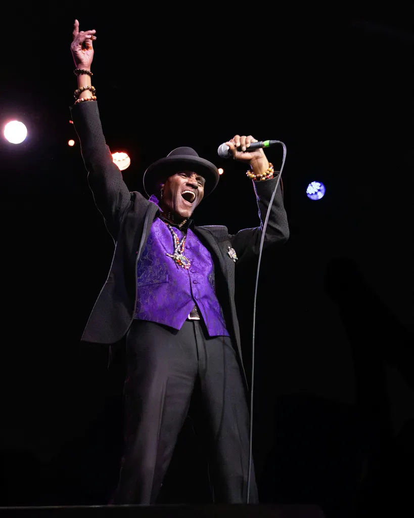 Cyril Neville - Plays the Dead *In The Garden*