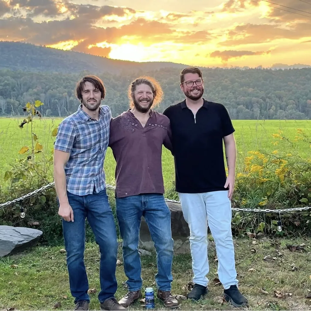 Live Music by Far Trio + Dokpeep's Thai Food Truck