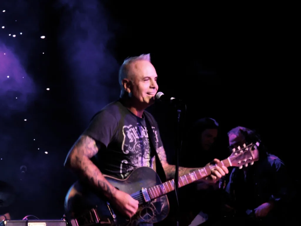 Live Music: Steve Candlen