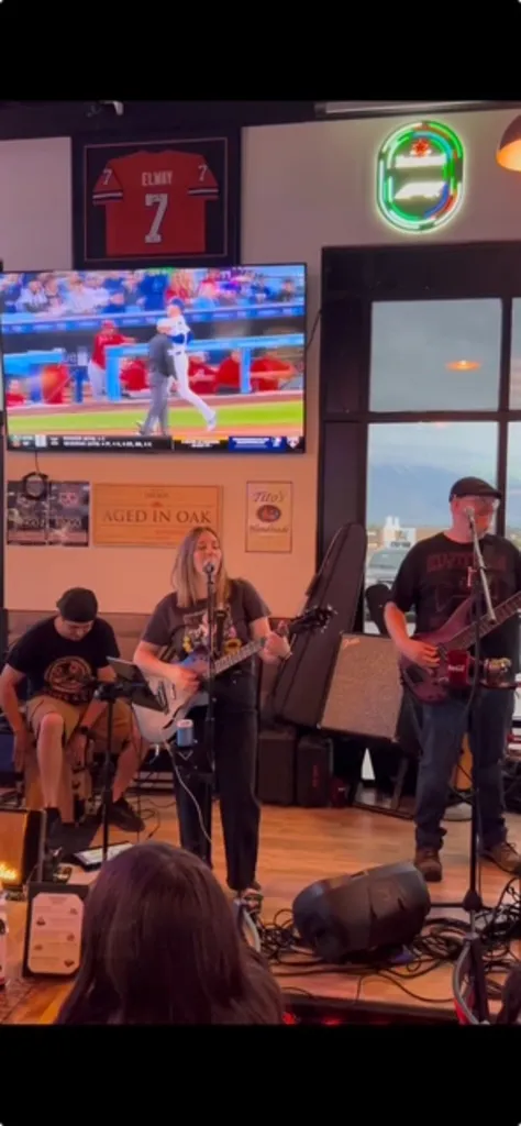 Live Music: Ky & The Jellies