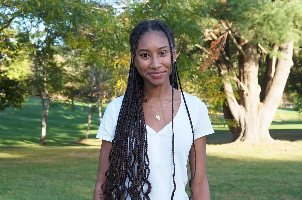 Tang Guide Tour with Tessa Keita ’29