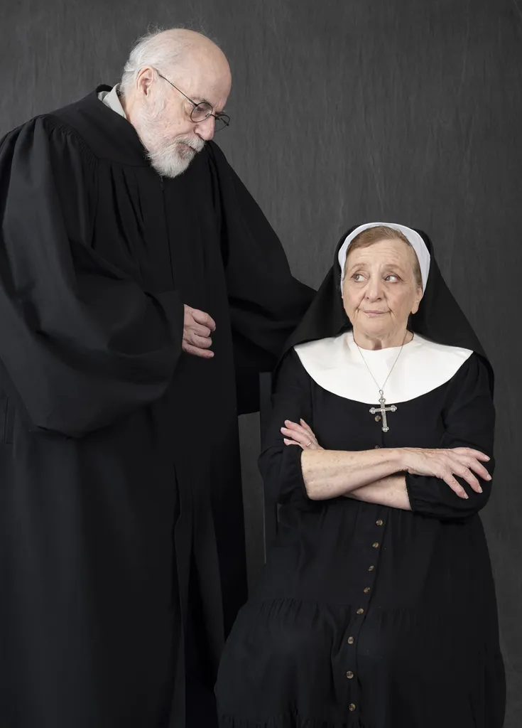 Theater Voices – HANDY DANDY