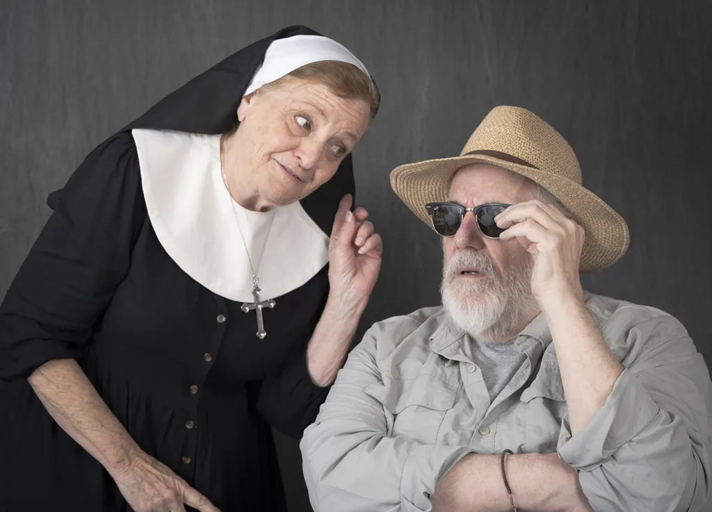 Theater Voices – HANDY DANDY