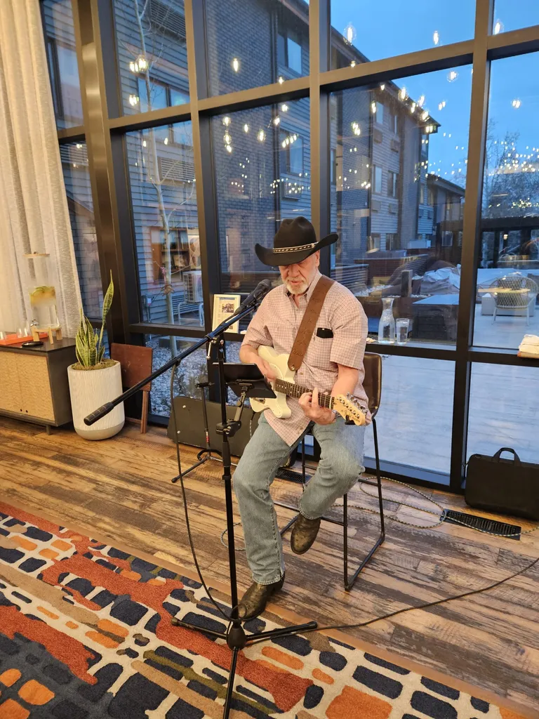 Wayne Carper (The Country Crooner)