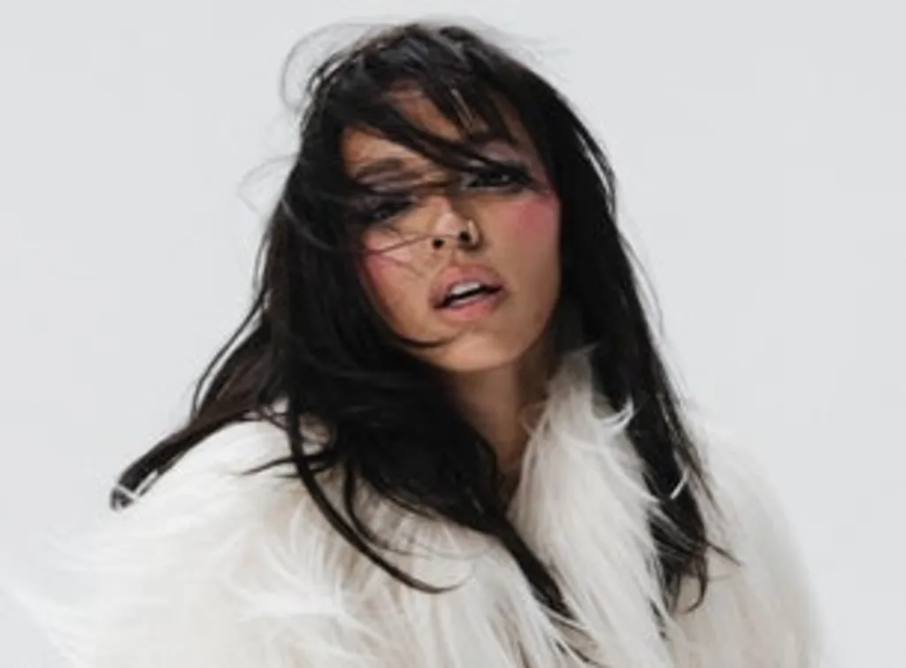 Tinashe - the Show Must Go On