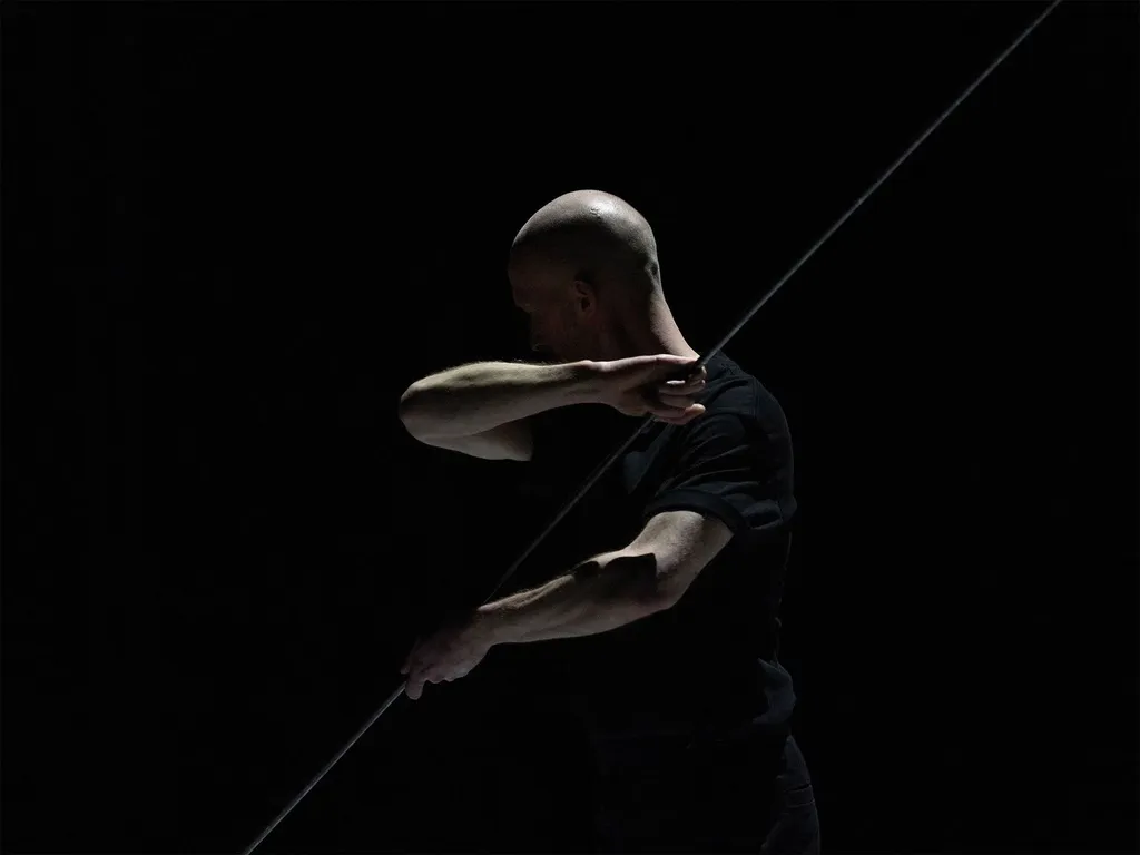 Aurélien Dougé: Untitled (steel bar)
