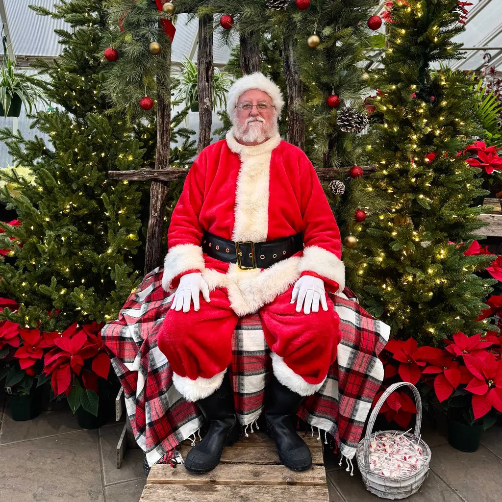 Photos with Santa – December 13th | 11:00 AM to 1:00 PM