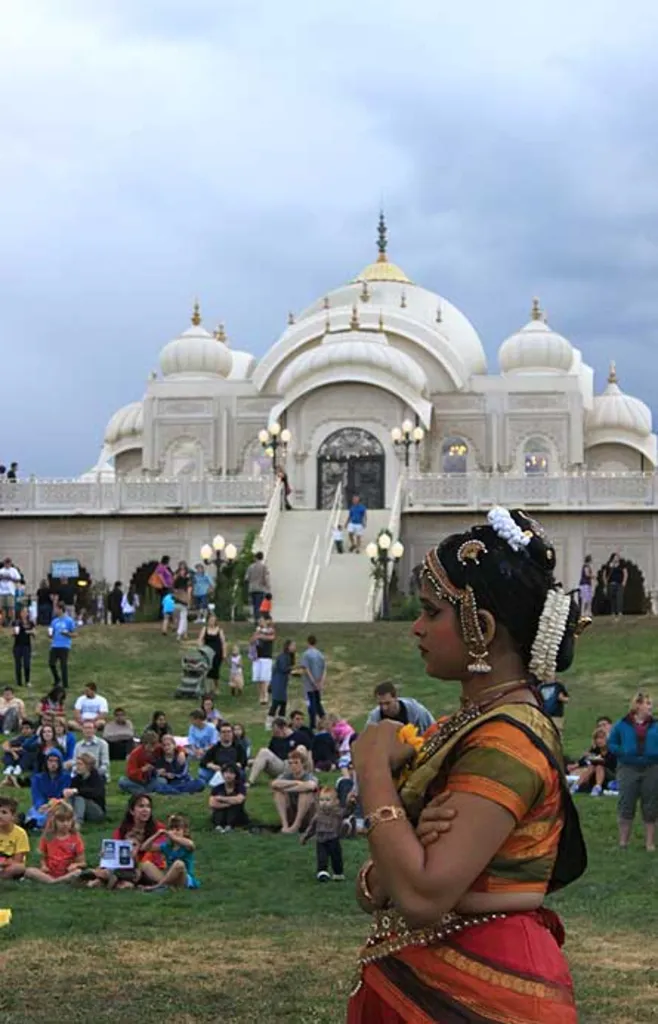 Shri Shri Radha Krishna Temple