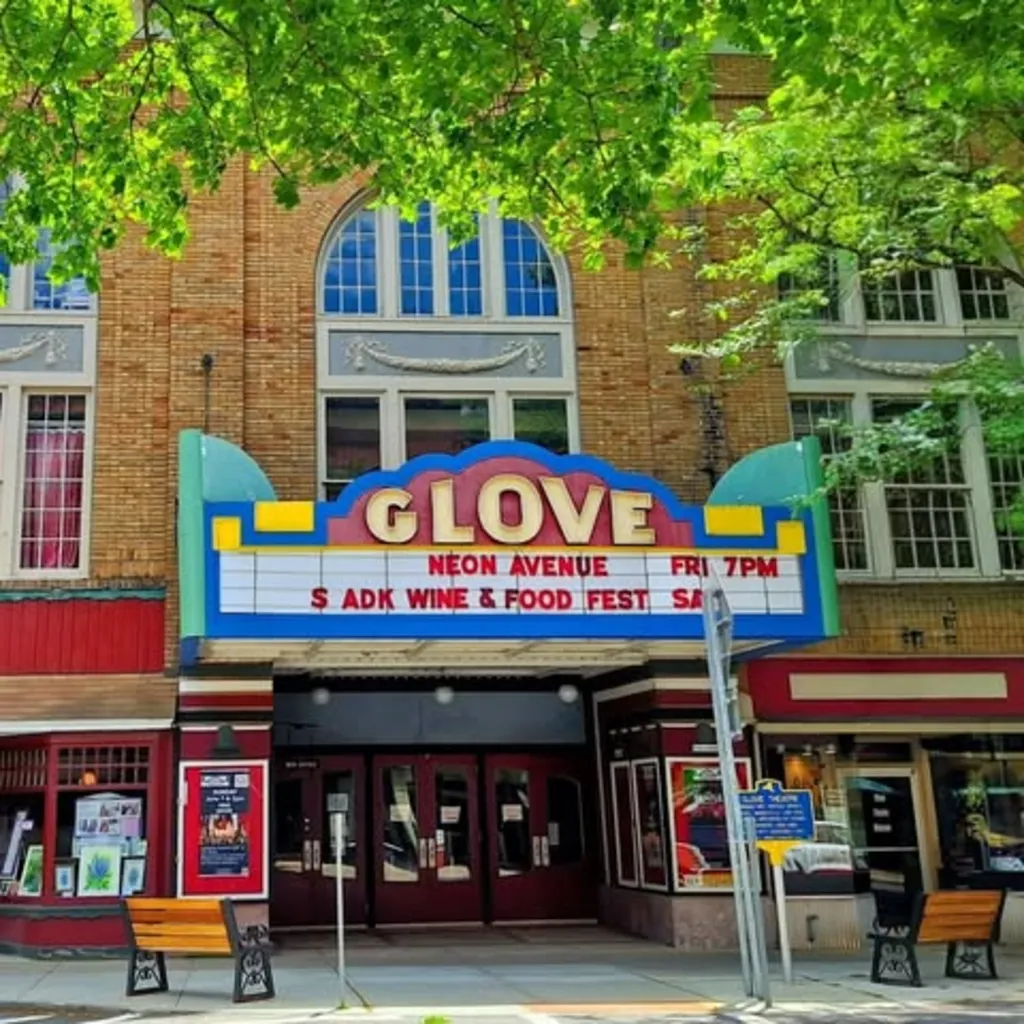 The Glove Theatre